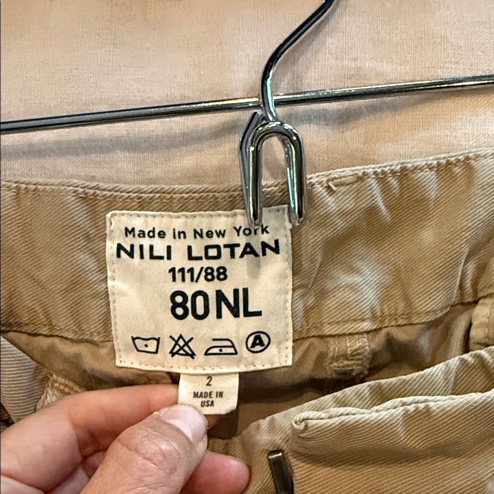 Nili lotan kakhi cargo pants size 2. East Hampton pants